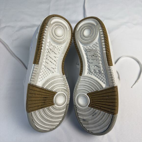 Nike Gamma Force Womens 7 White Phantom Light Bone DX9176-103 - Picture 8 of 11